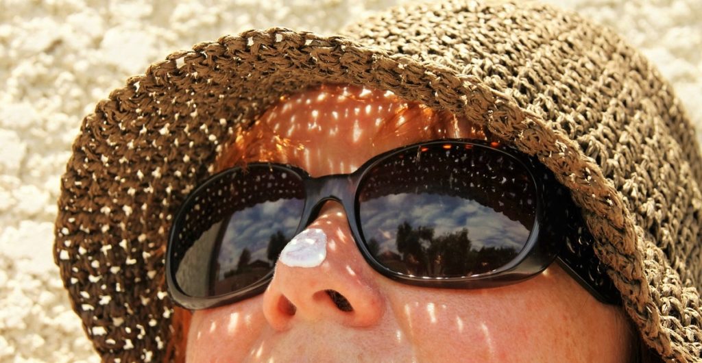 Lead image for Illegal tanning nasal spray not a ‘harmless alternative’ to sunbaking, says TGA